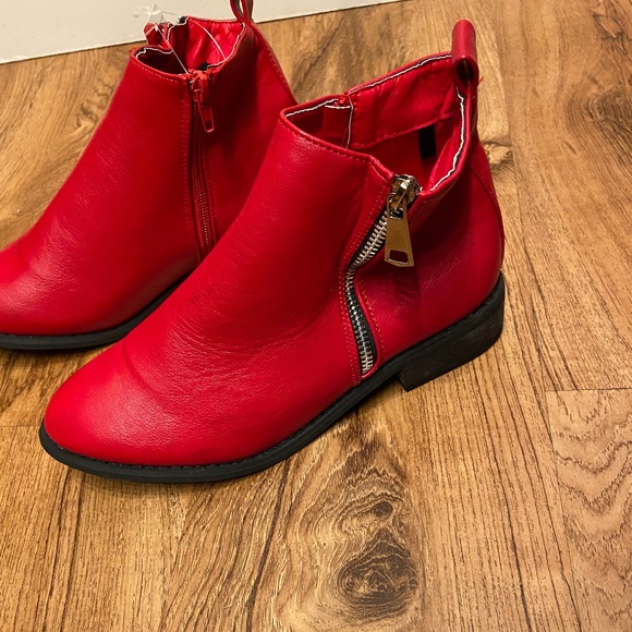 Red Faux Leather STREETWEAR SOCIETY Urban Planet Booties (Size 7) - Picture 3 of 6